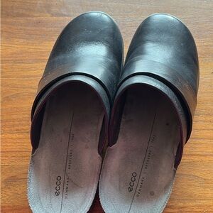 Ecco Black Leather Slip-On Loafers EU size 41